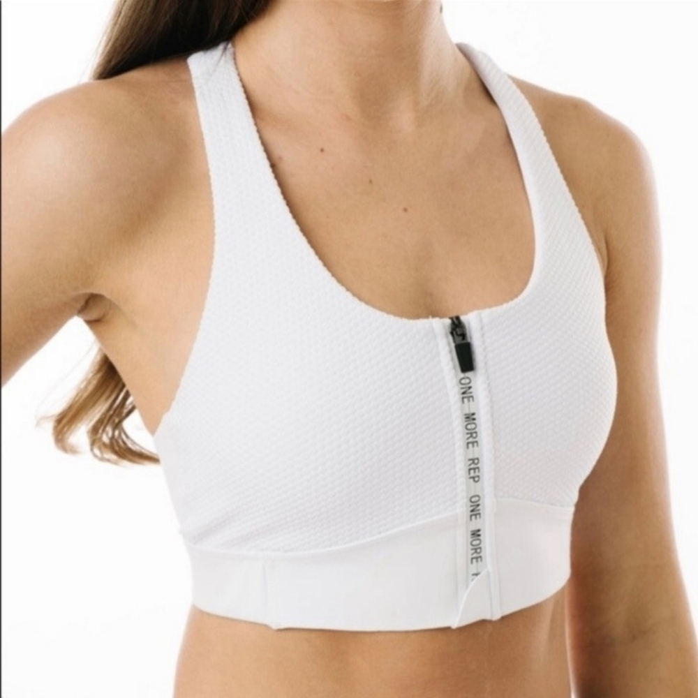 Sz Medium White Zyia Active Polka Front Zip Adjustable All Star Sports Bra